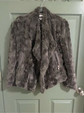 BB Dakota Plush Faux-Fur Open Front Jacket in Gray